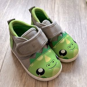 Ikiki Squeaky Shoes